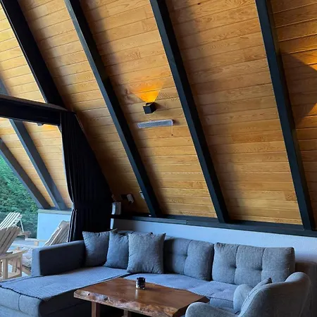 빌라 Zeyno 사판자